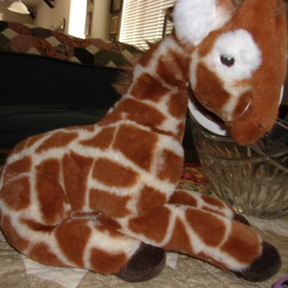 FAO Schwarz Planet Love Recycled Bottle Giraffe Toy Plush New - Picture 3 of 5